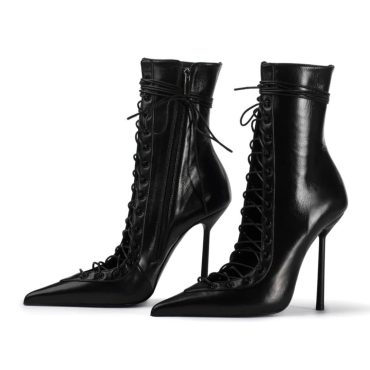 Vintage Pointed Toe Vamp Cut Lace-Up Heeled Booties in Black